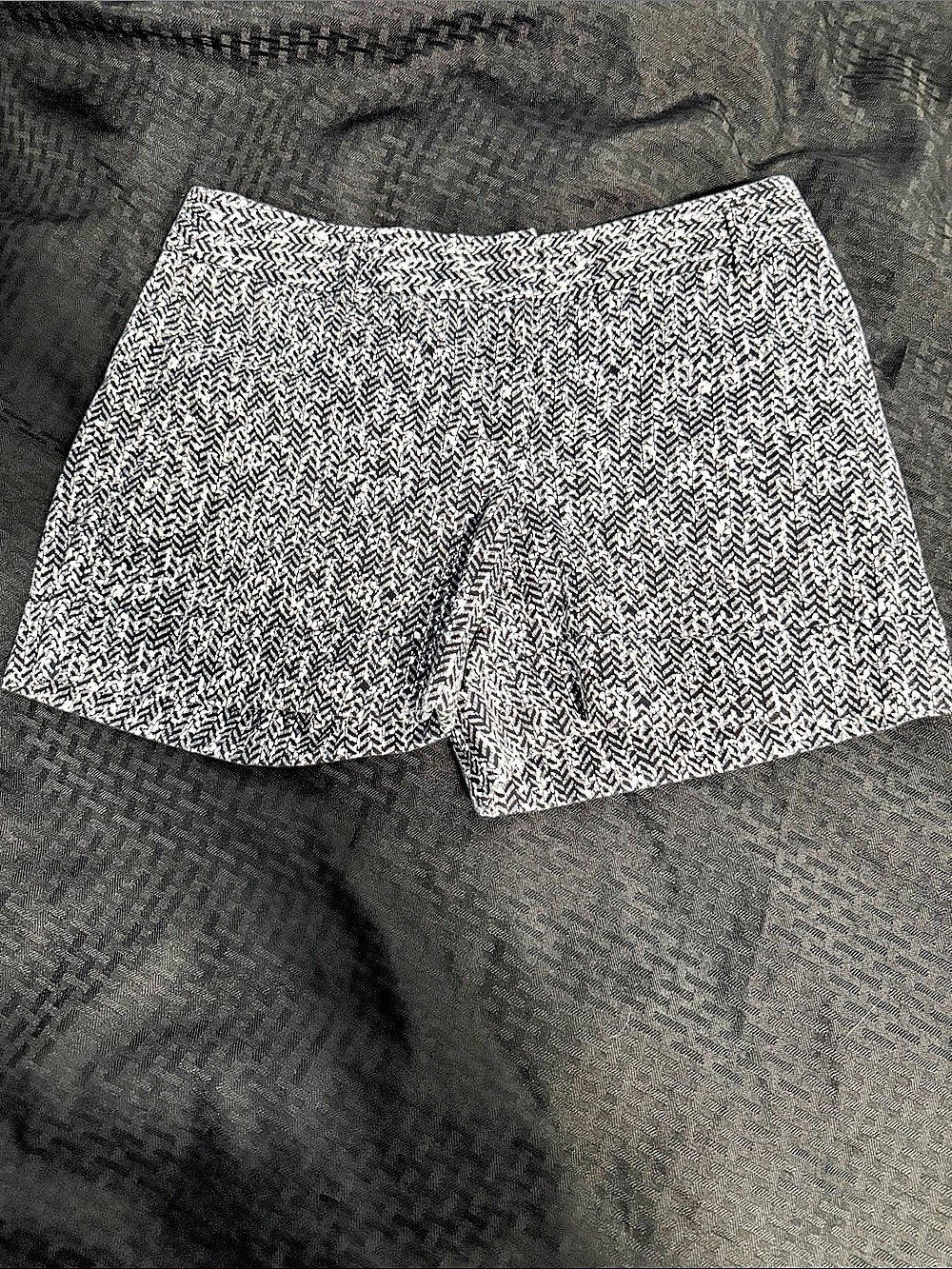 Express Abstract Shorts in Black & White Size 4